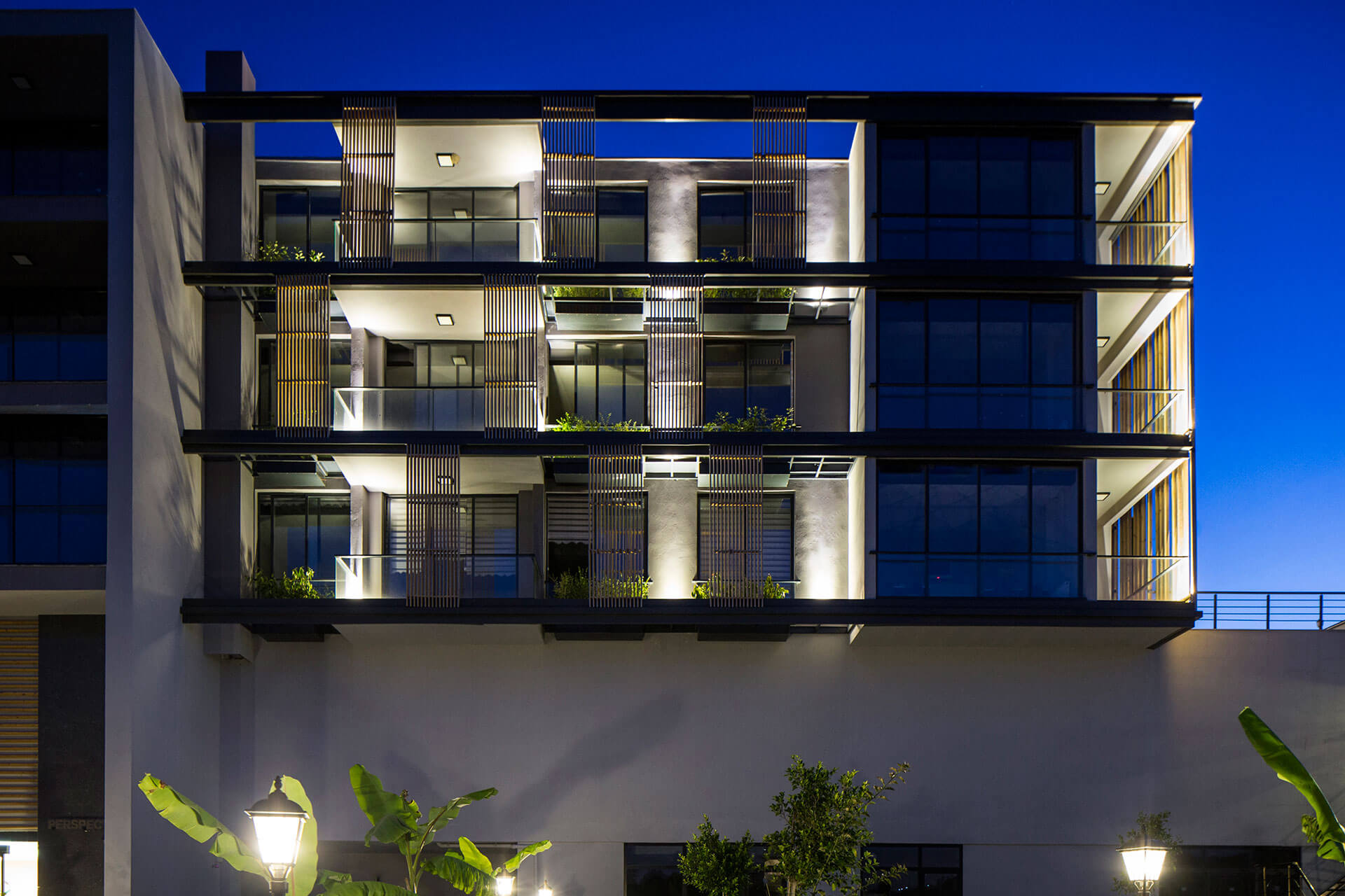 İpek Baycan Architects - Perspective Offices - Floor Garden / Night Lighting